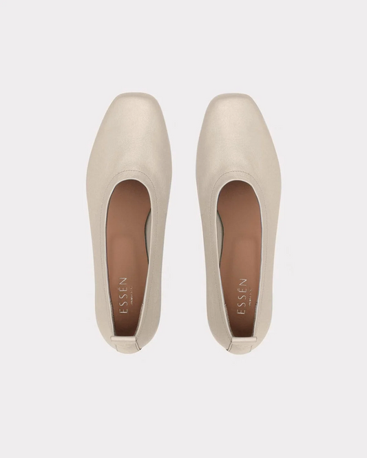 Essen Foundation Ballet Flat Ivory